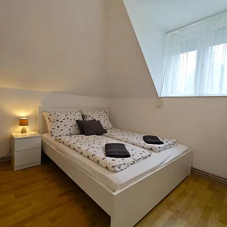 Jenna - Pinka Apartament *